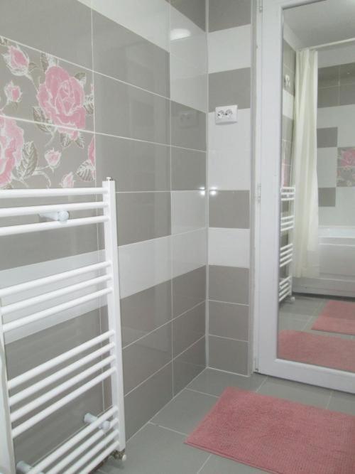Apartament Sarra Targoviste Exterior foto